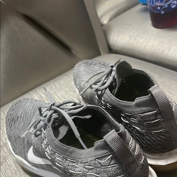 Nike Men's Gray Running Shoes - Picture 2 of 8